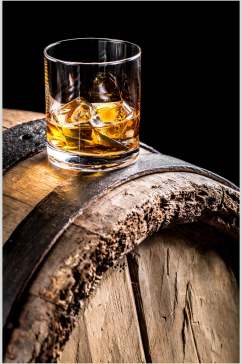 酒窖威士忌摄影图片