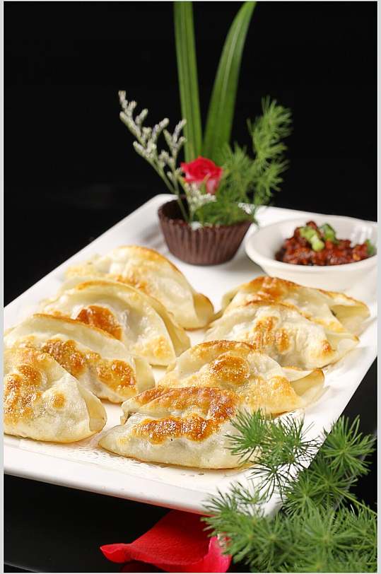 精品生煎锅贴食物摄影图片