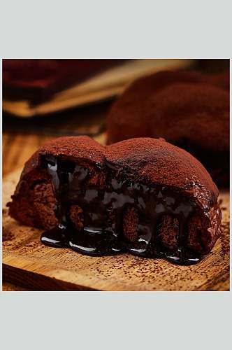 巧克力爆浆面包素材图片