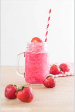 招牌美味草莓果汁夏日清凉摄影图