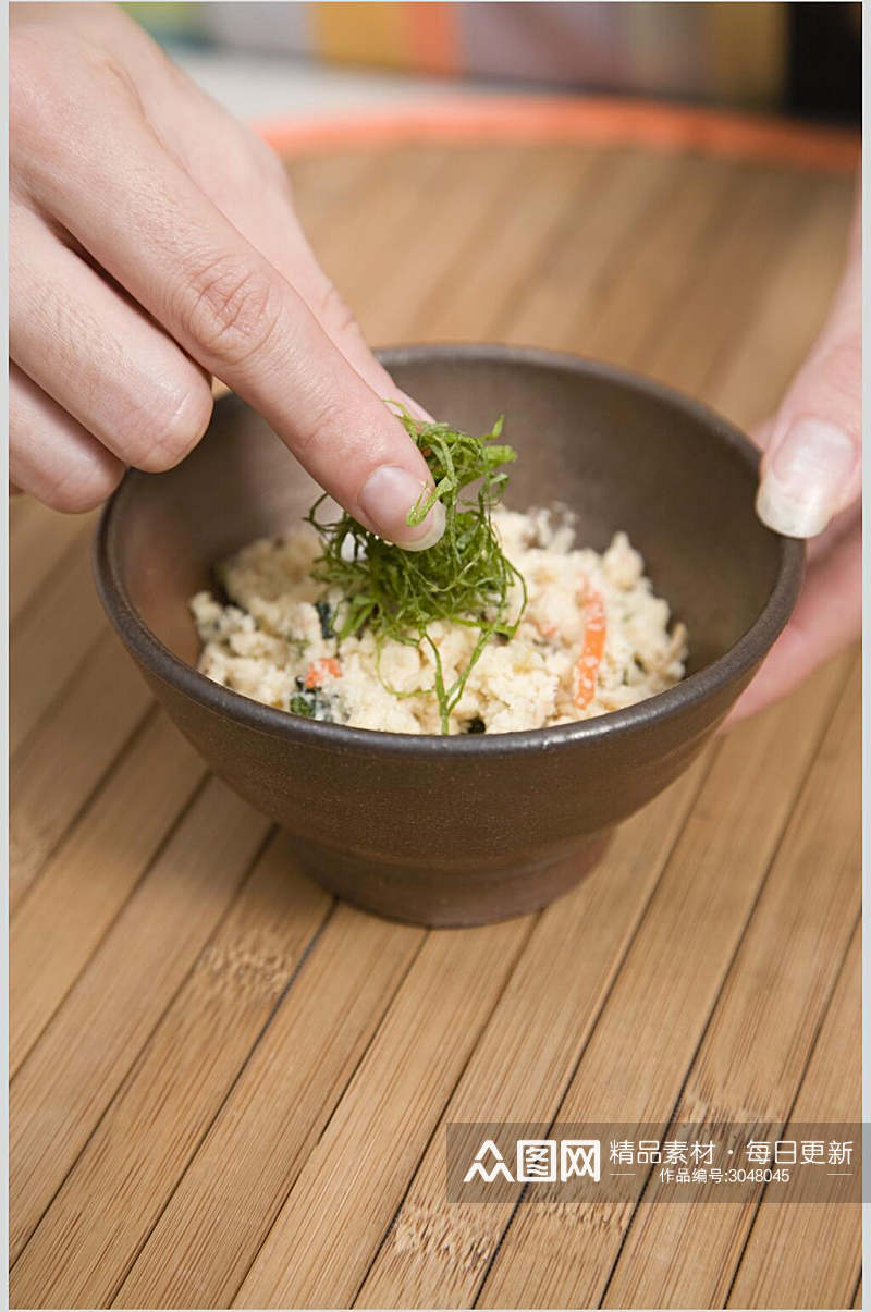 辣椒拌饭制作美食图片素材