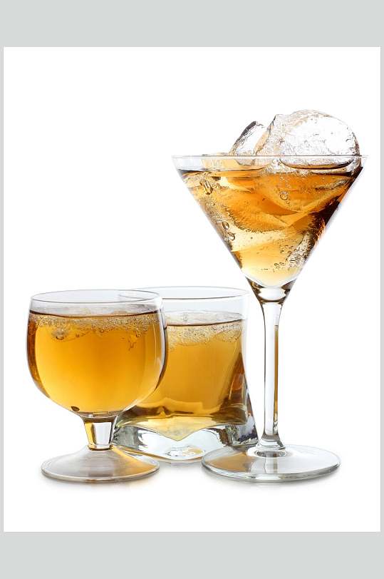 冰镇啤酒果汁饮料摄影图