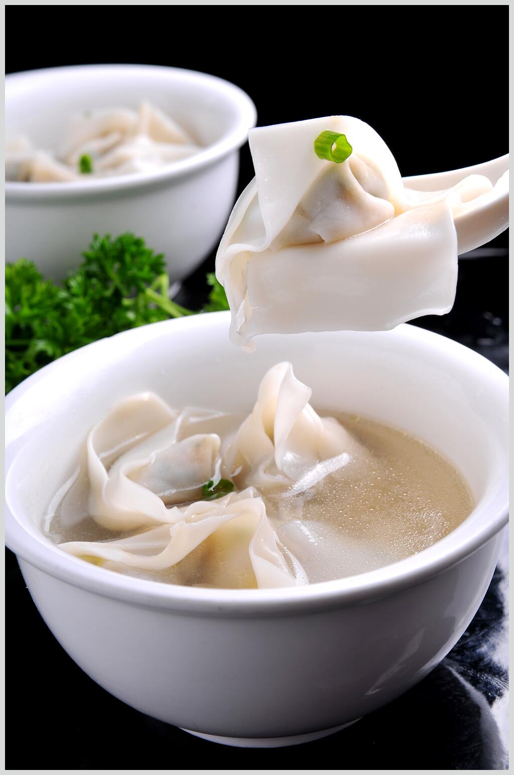 鸡汁野菜抄手碗图片素材
