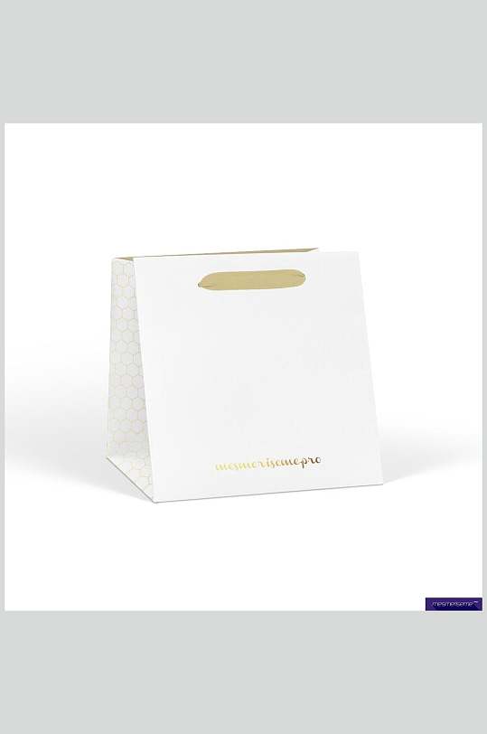 镂空英文字母烫金阴影黄手提袋样机