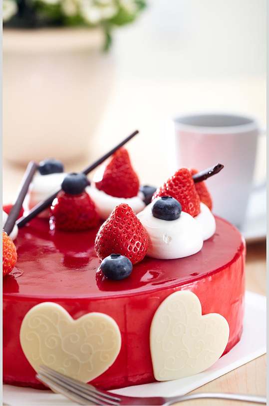 草莓生日蛋糕美食摄影图片