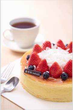 草莓蓝莓生日蛋糕食品美食图片