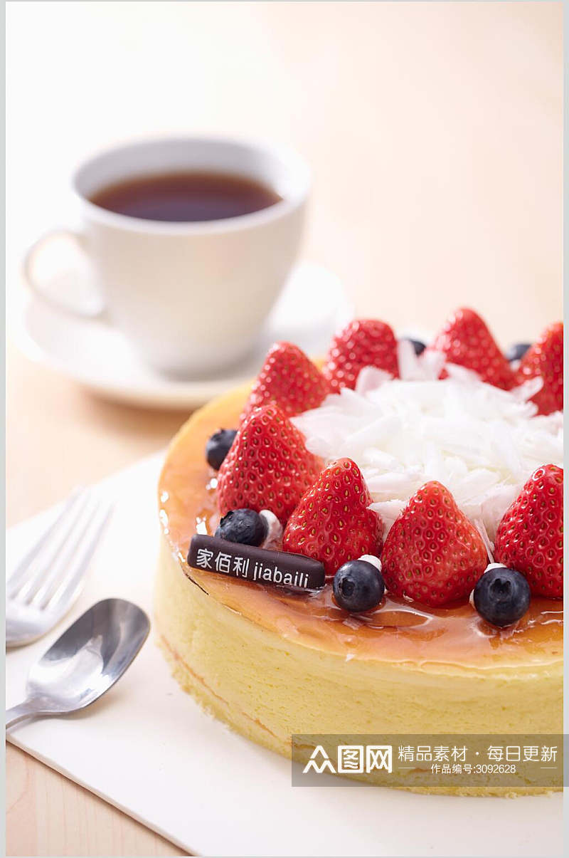 草莓蓝莓生日蛋糕食品美食图片素材
