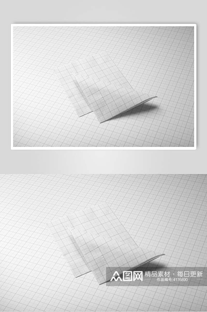 折叠三角形餐厅餐具纸巾展示场景样机素材