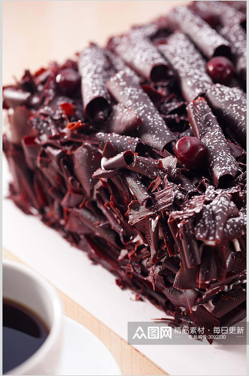 巧克力生日蛋糕食物摄影图片素材