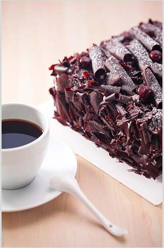 咖啡巧克力生日蛋糕美食摄影图片