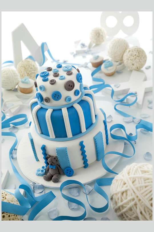 蓝色生日蛋糕食物摄影图片