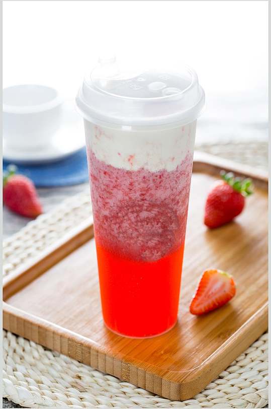 杯装芝士莓莓图片