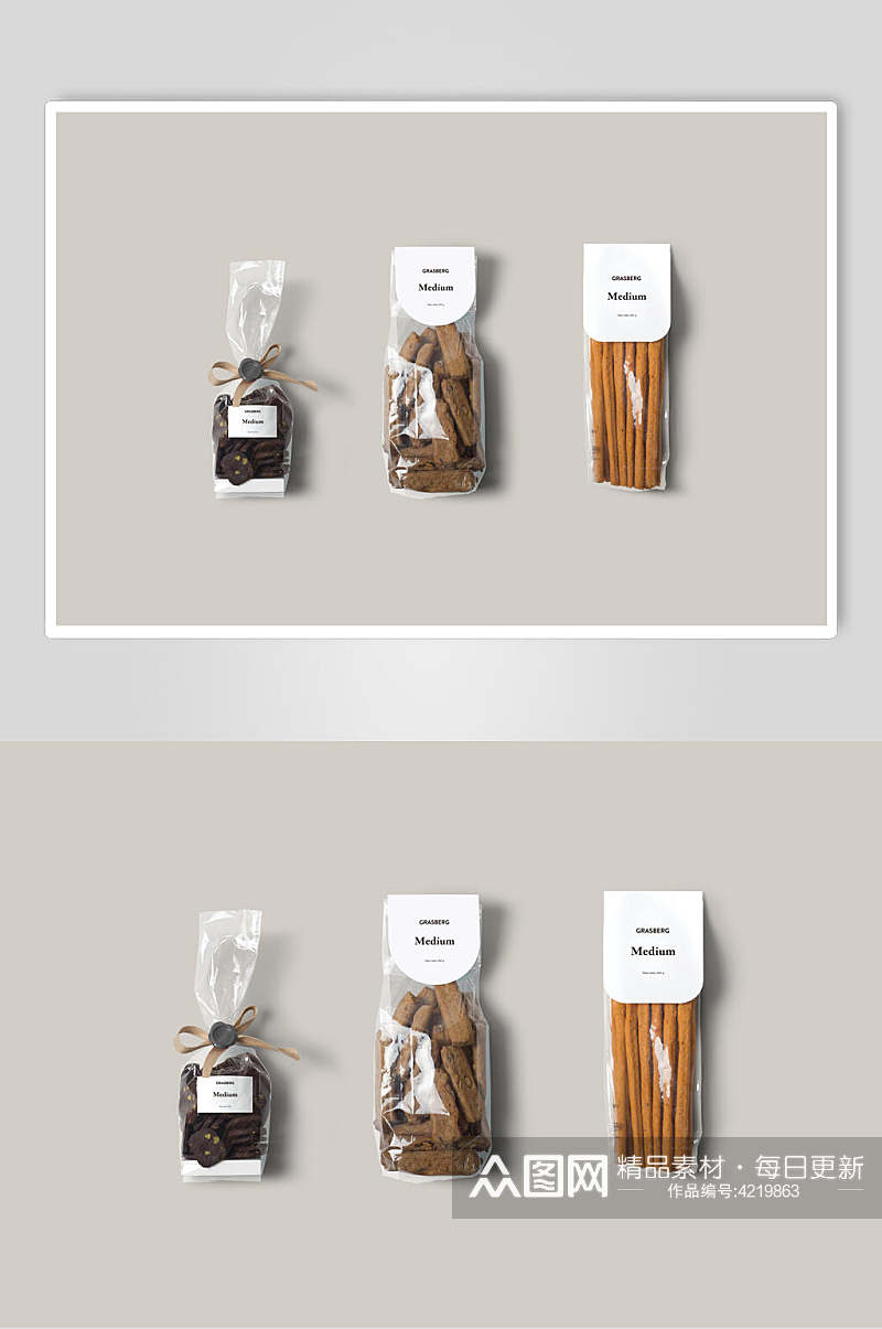 袋子透明创意大气零食坚果包装样机素材