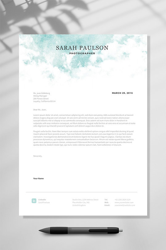 水蓝晕染双页英文简历WORD-众图网