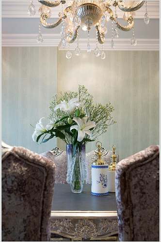 白色水晶灯玻璃花瓶法式别墅样板间图片