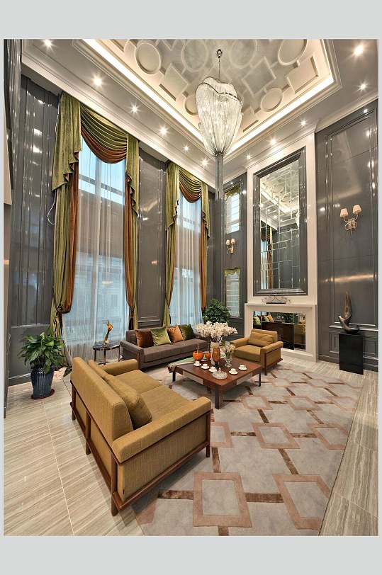 别墅客厅欧式草绿色吊式窗帘家装效果图