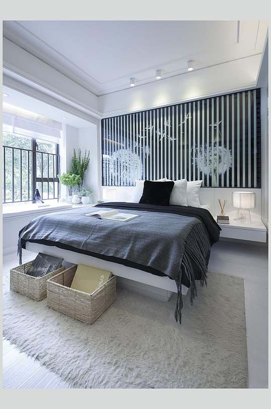 时尚温馨卧室大床混搭装修设计图片