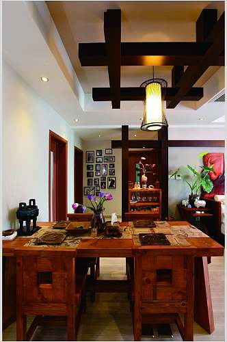 原木风格桌椅东南亚风格样板房图片