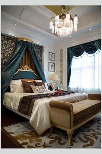 蓝色窗帘水晶吊灯床法式别墅样板间图片