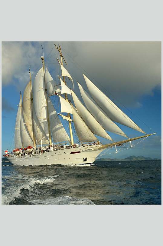 霸气帆船游船图片