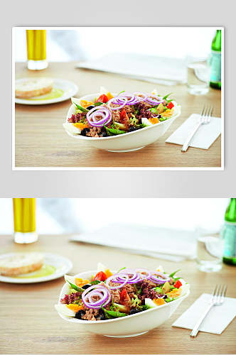 白盘洋葱圈蔬菜沙拉美食图片