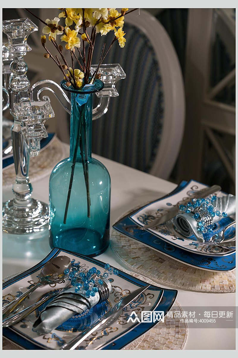 蓝色玻璃瓶欧式简欧两居室图片素材