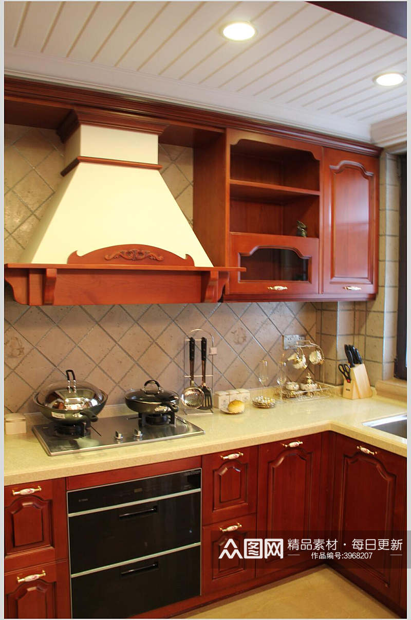 红色木雕木质金属架厨房装修图片素材