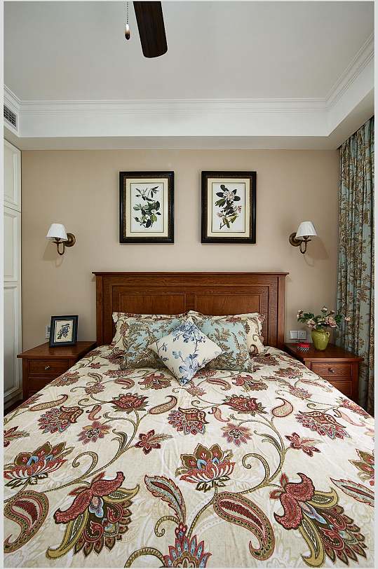 优雅清新花纹抱枕卧室家装设计图片