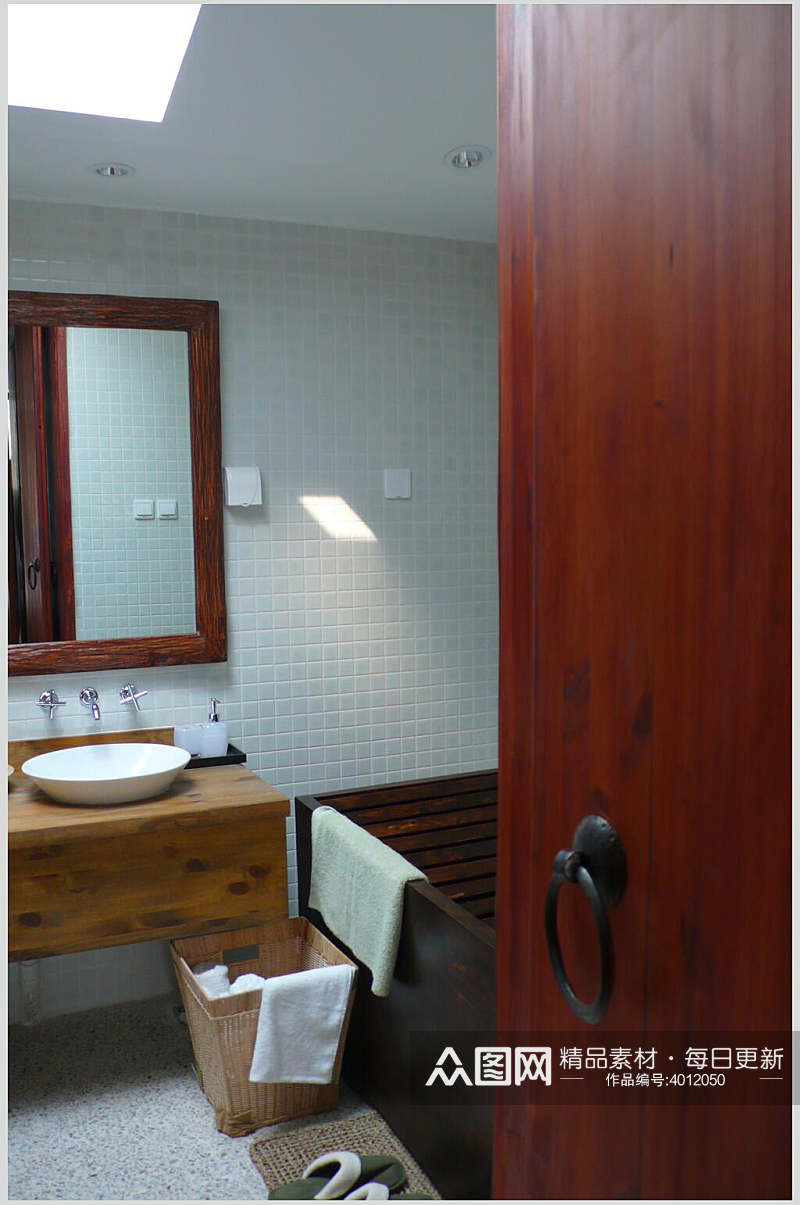 镜子木头大气创意洗手间中式图片素材