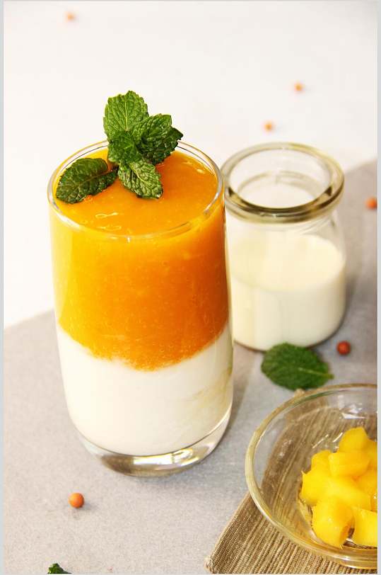 薄荷叶芒果奶昔奶茶图片