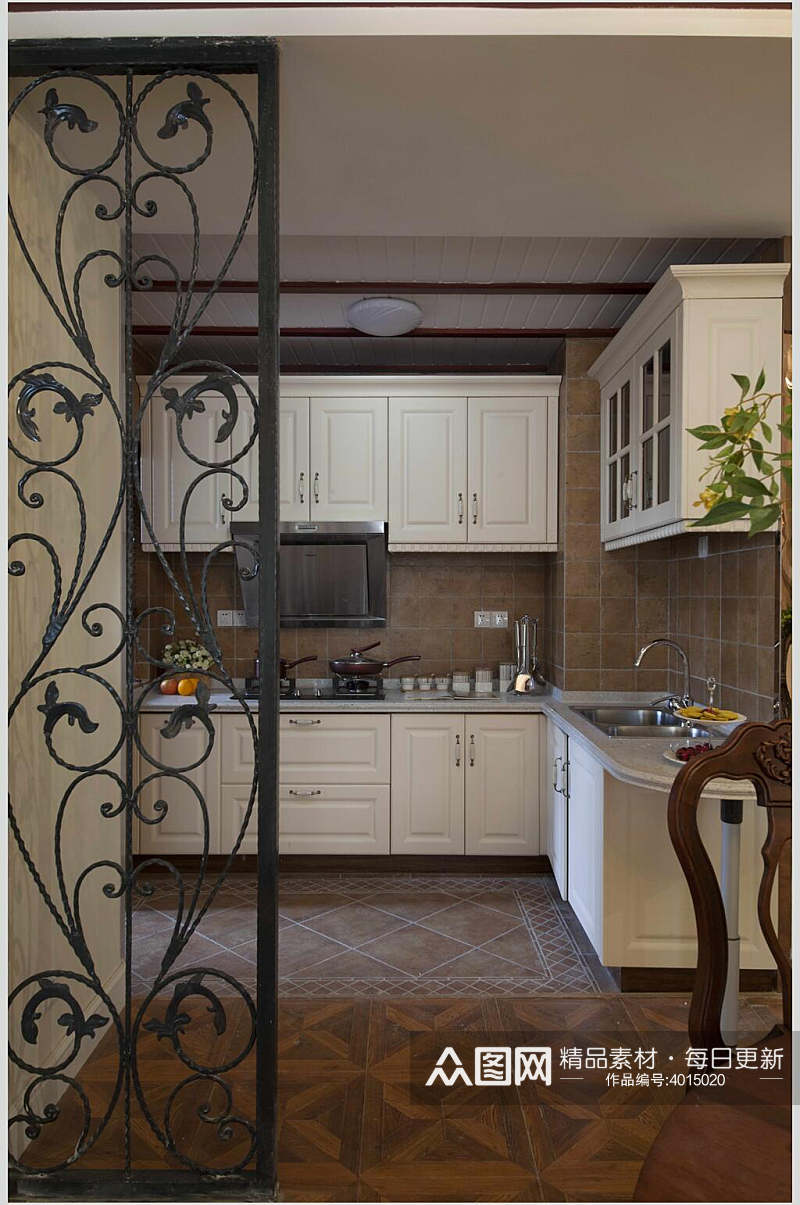 铁架隔断白色橱柜厨房美式三居图片素材