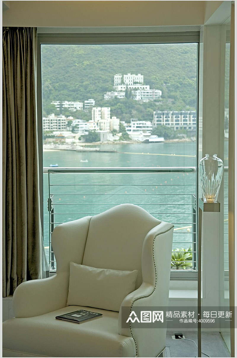 纯白色沙发户外窗欧式别墅图片素材