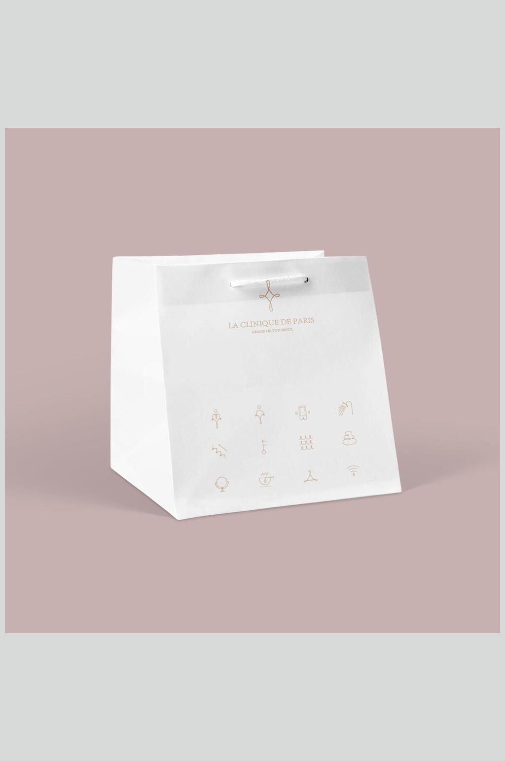 阴影英文字母粉手提袋设计样机素材
