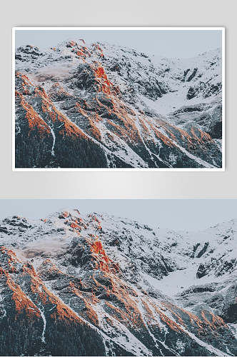 白雪覆盖雪山高清图片