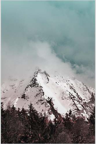 山峰云朵树木高端创意雪山高清图片