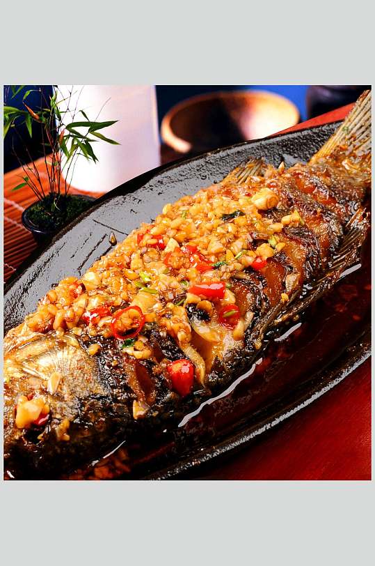 石锅烤鱼烧烤图片