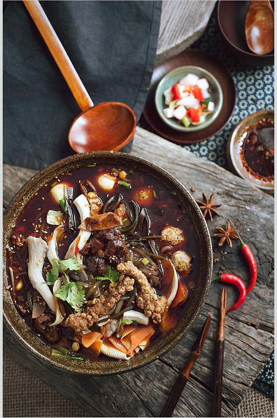 辣椒八角酥肉冒菜实拍美食图片