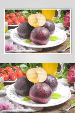 草莓黑布林水果高清图片