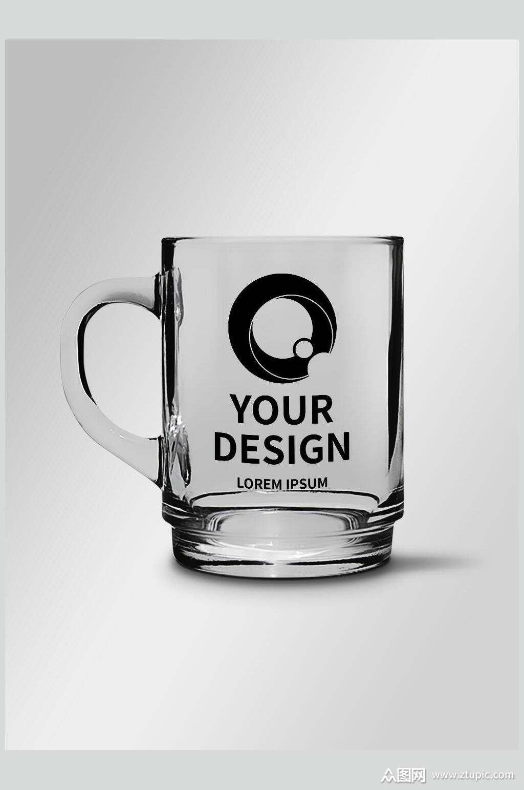 手把英文字母灰白色玻璃杯样机素材