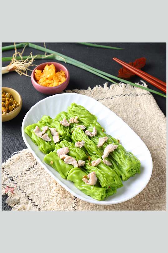 绿色蔬菜肠粉美食图片