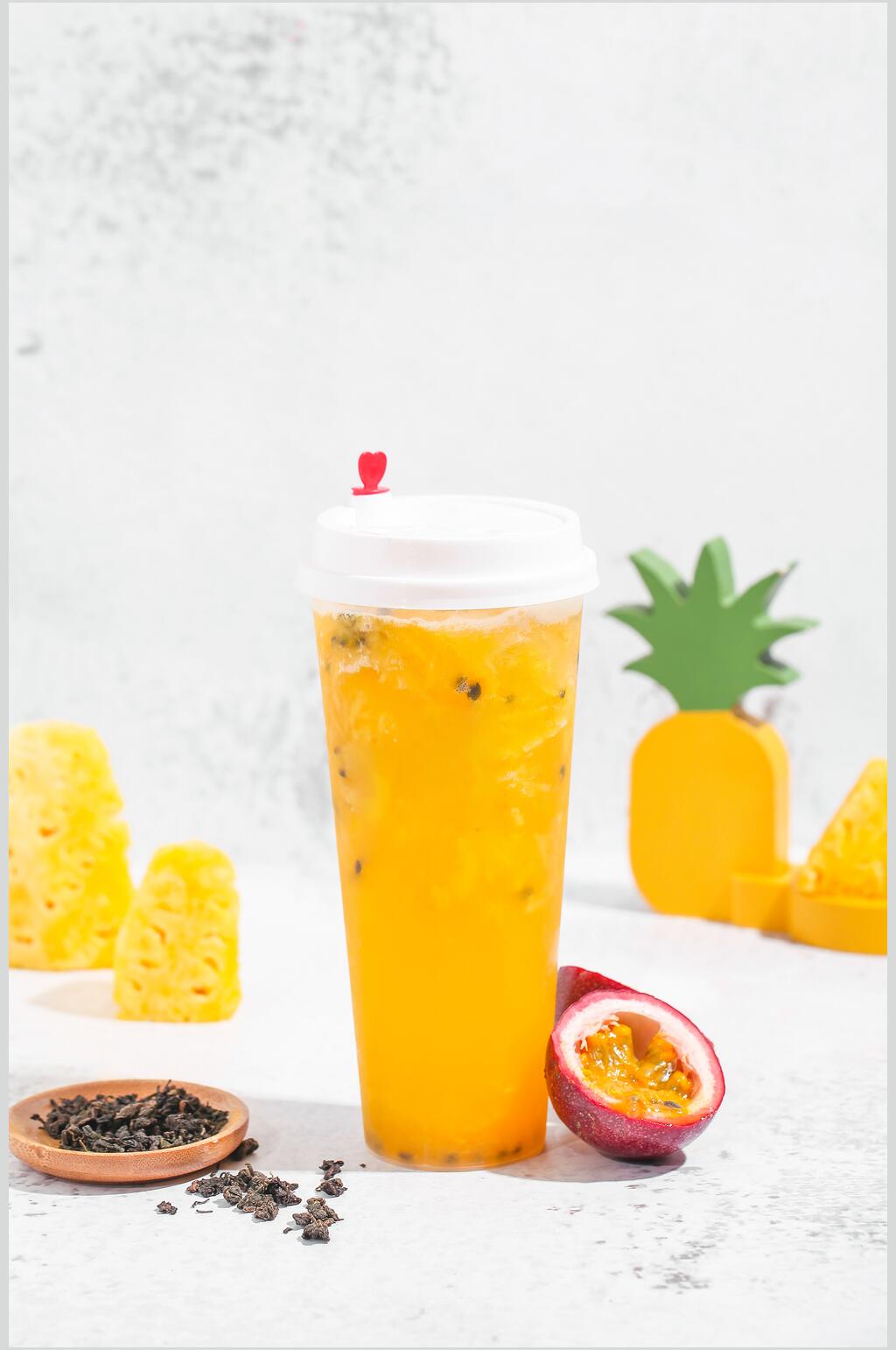 菠萝杯子黄色精致果汁奶茶摄影图片素材