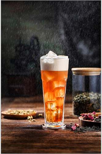 杯子冰块朦胧精致果汁奶茶摄影图片