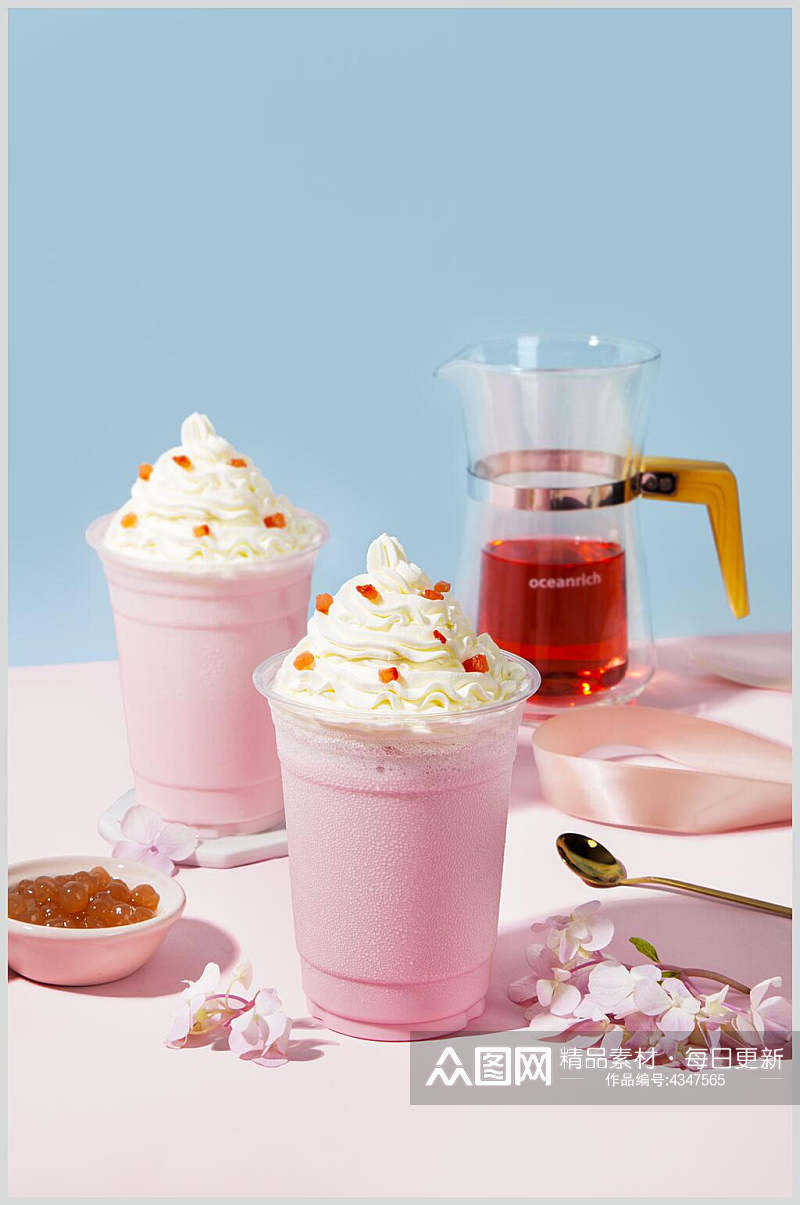 中杯草莓奶盖清新奶茶果汁图片素材