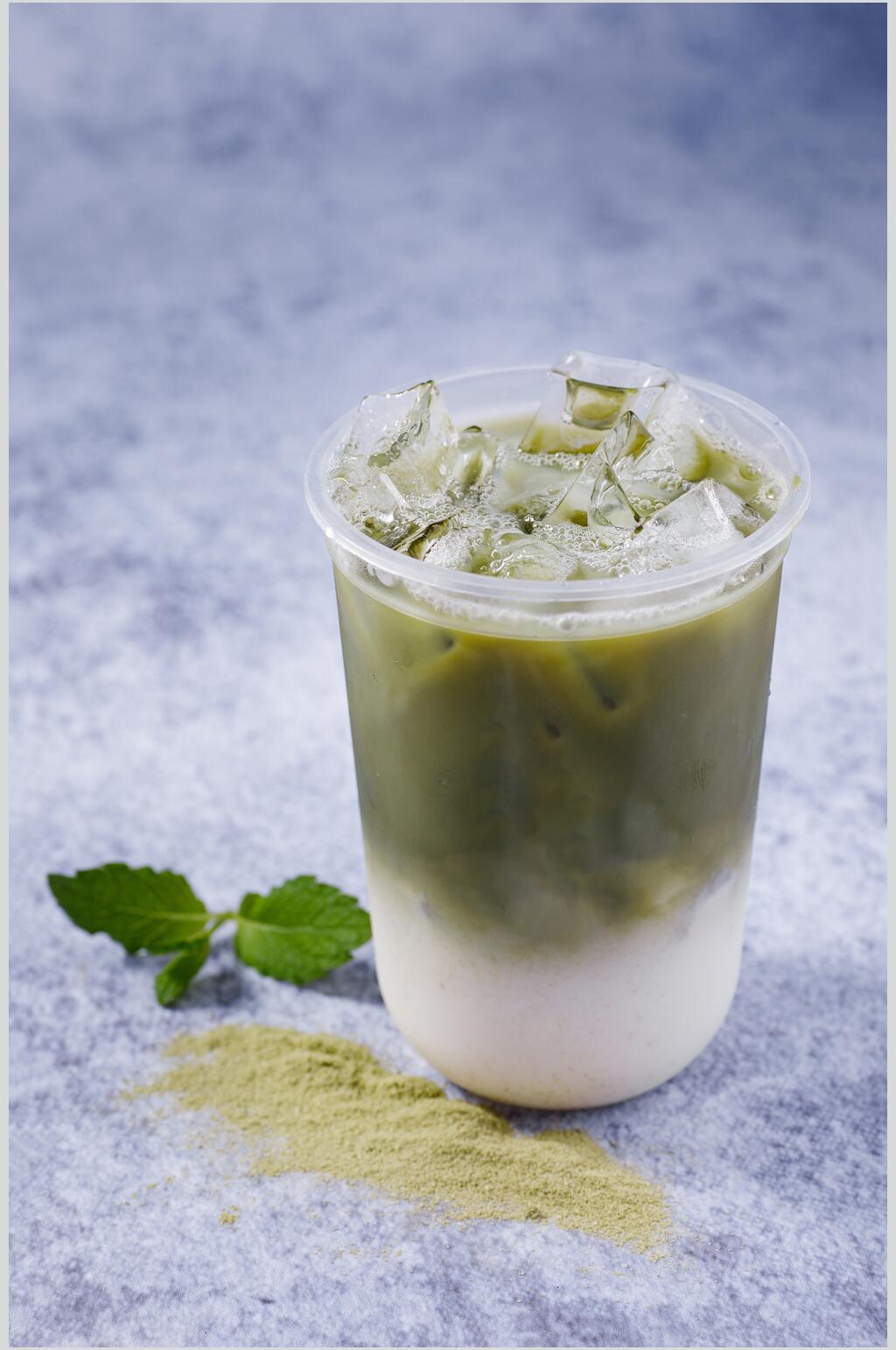 薄荷抹茶清新奶茶果汁图片素材
