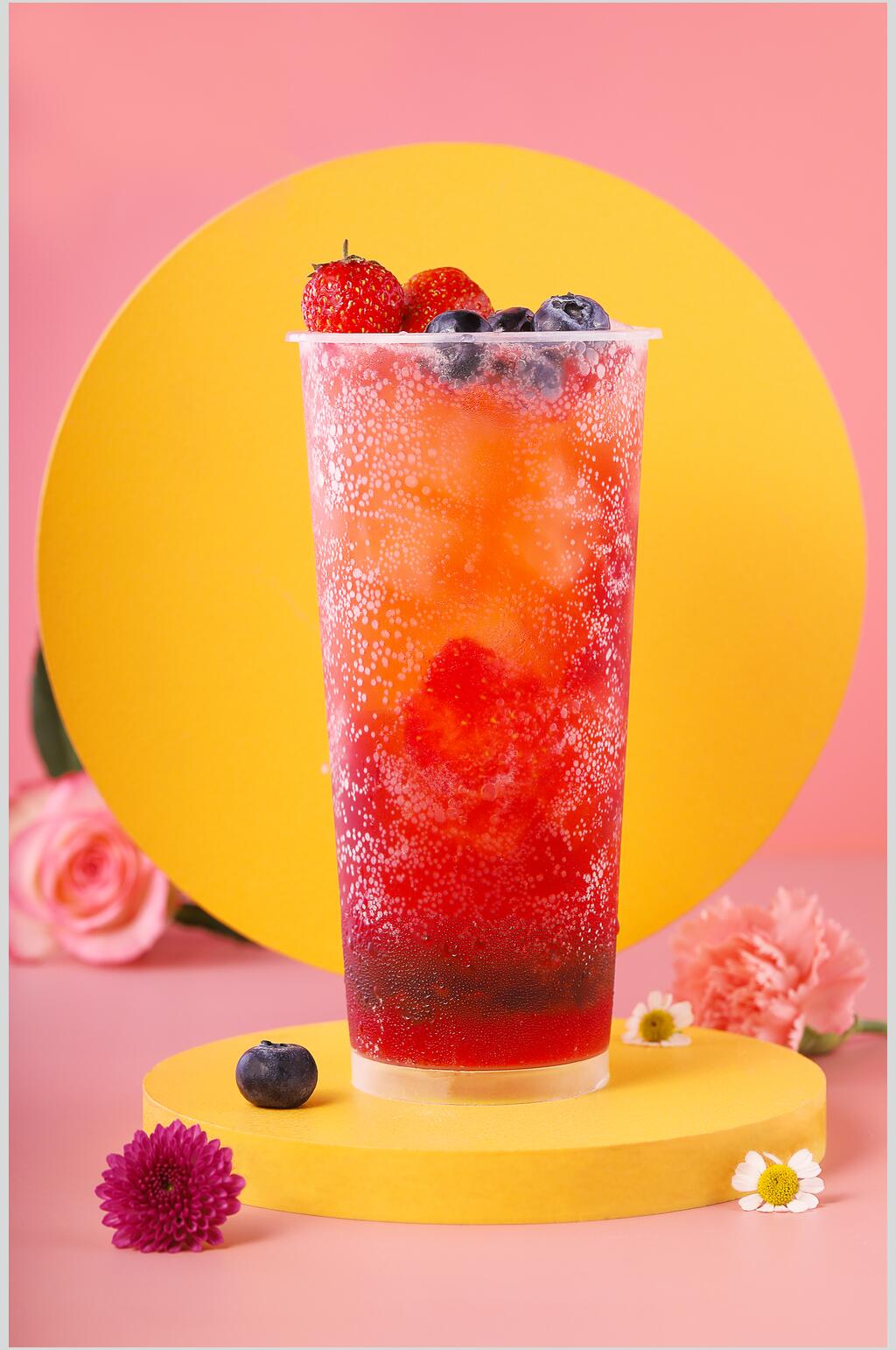 草莓蓝莓水果茶清新奶茶果汁图片素材