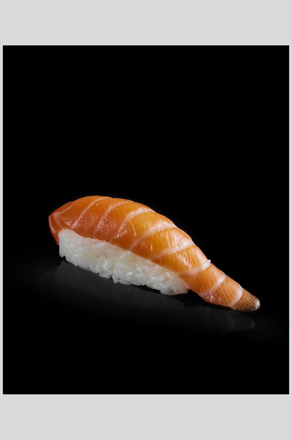 生鱼片包饭美味寿司实拍图片素材