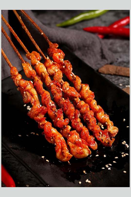 美味芝麻辣椒烤串图片-众图网