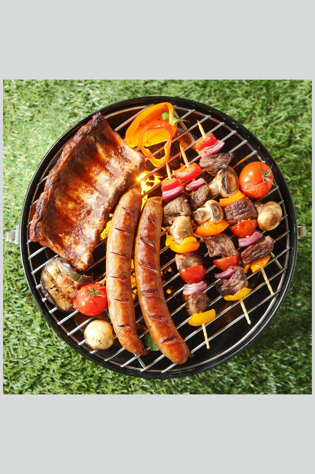 铁架炉烤香肠肉排烧烤串串图片素材