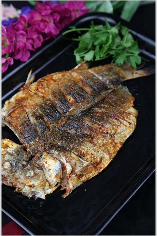 烤鱼烧烤串串图片