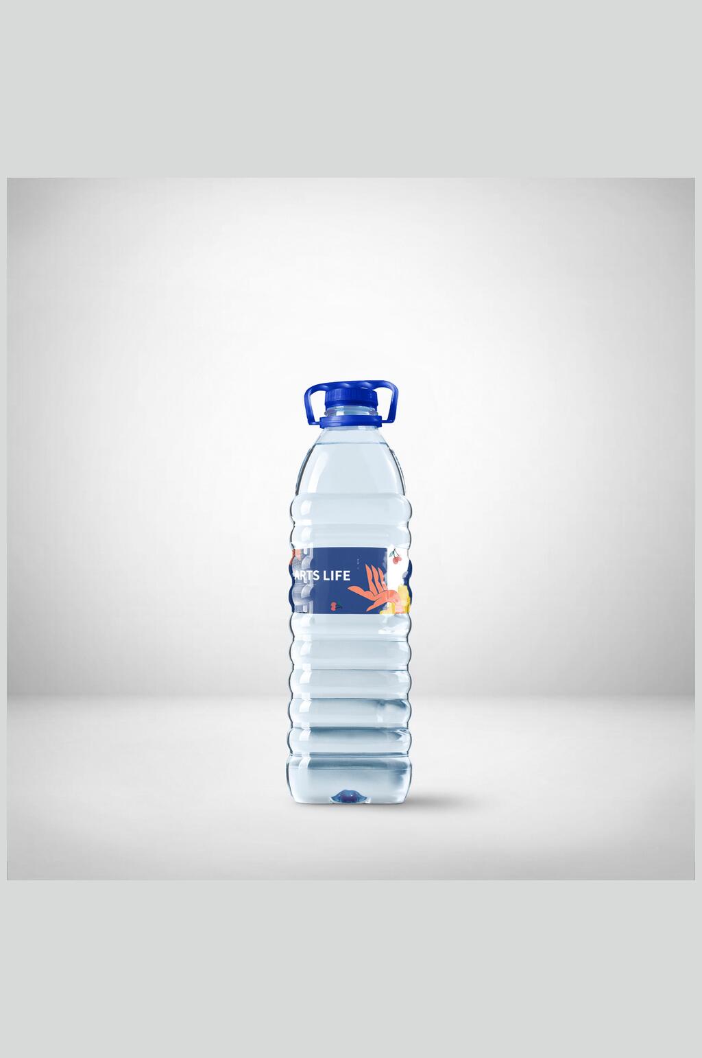 手掌心液体盖子矿泉水标签样机素材